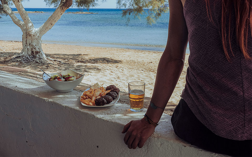 9 Tasty Stops in the Cyclades for Authentic Flavors