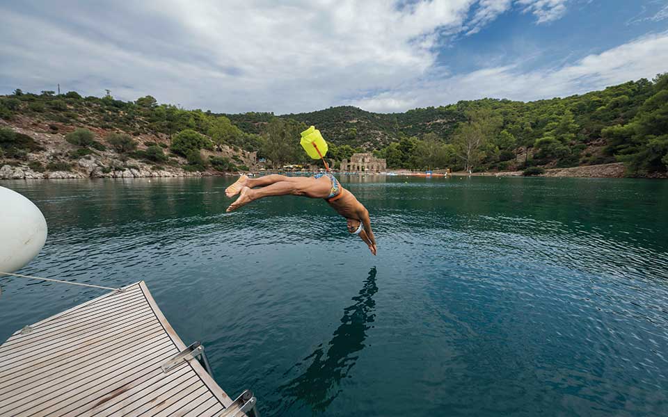 Dive Into Adventure: A Swimming Cruise in the Saronic Gulf