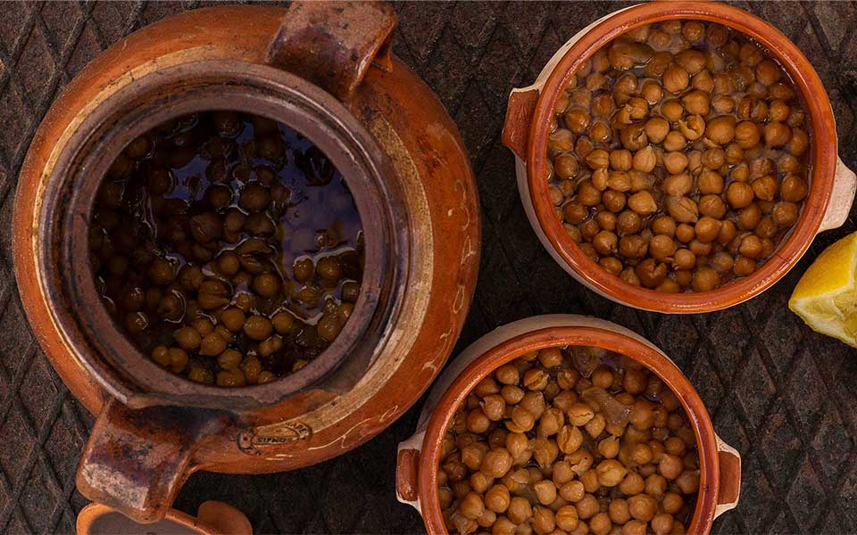 Recipe: Original Sifnos Chickpea Stew (Revithada) in a Clay Pot