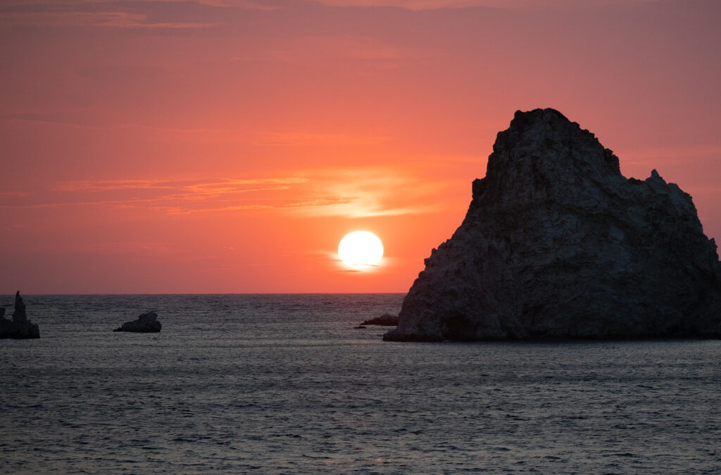 FLY ME TO THE MOON TRAVEL NEWSLETTER VOLUME 110